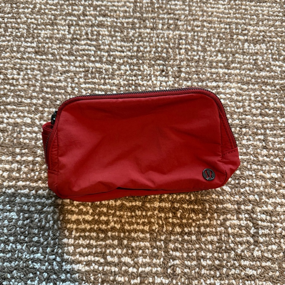 EVERYWHERE BELT BAG 1L